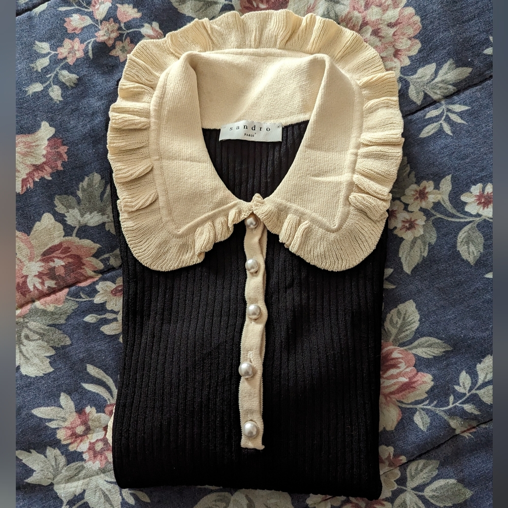 💎 Sandro Paris Women's 3/4 sleeve knit top with pearle style buttons